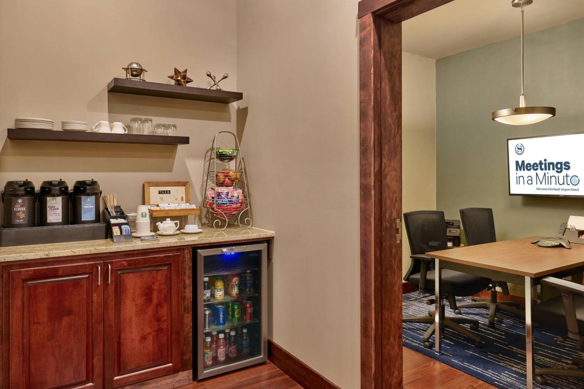 Sheraton Portland Airport Hotel מראה חיצוני תמונה